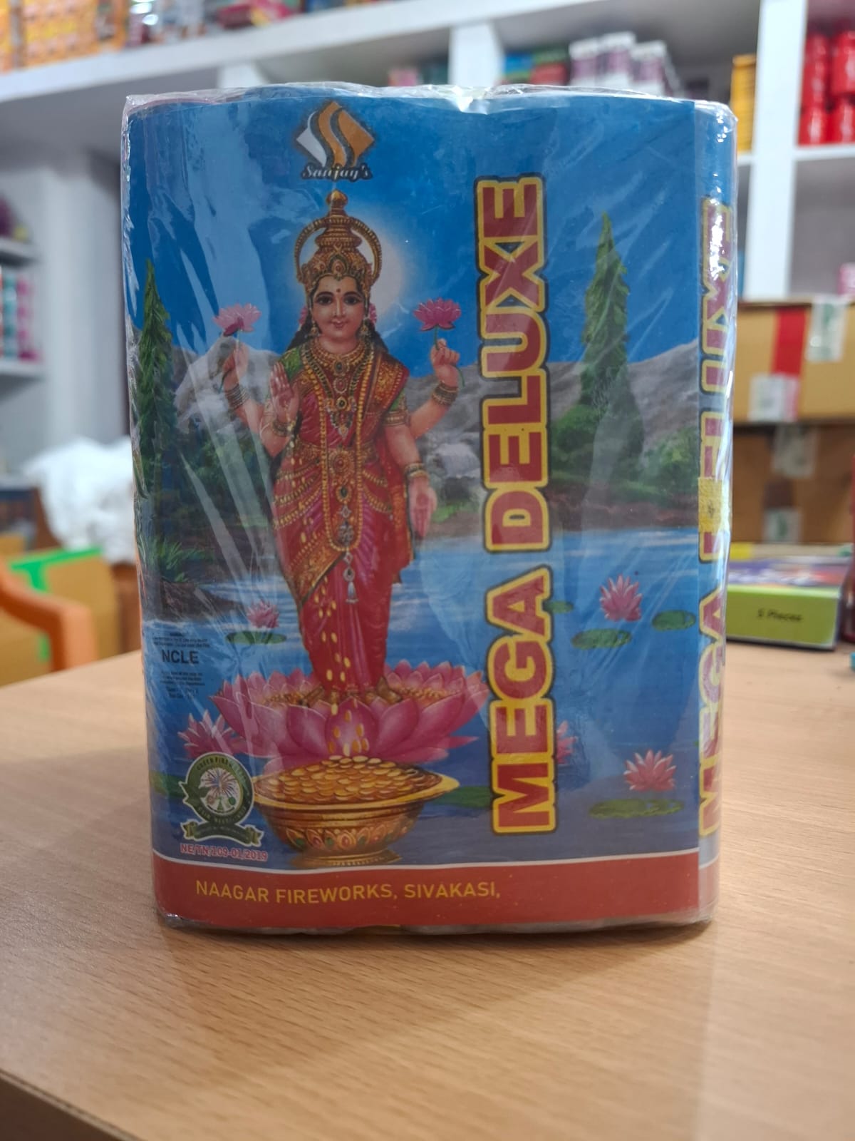 6 Inch Mega Deluxe Super Crackers